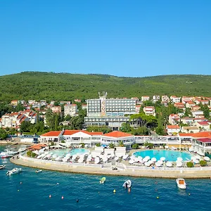 https://hotel-katarina.primorje-gorskikotar.com