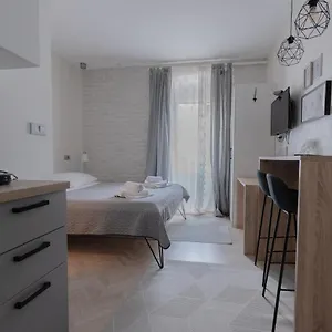 https://old-town-pula-studio-apartments-52100.pula-hotels.org